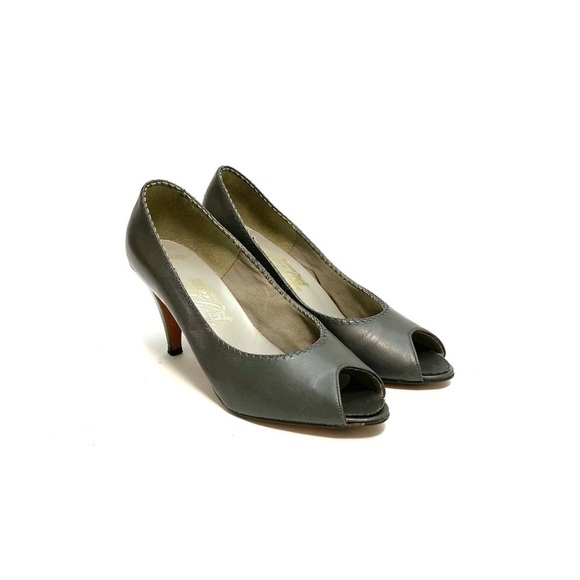 Vintage 1960s gray leather peep toe pumps - Picture 7 of 8